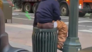 Migrant thinks nyc bathrooms are on each corner